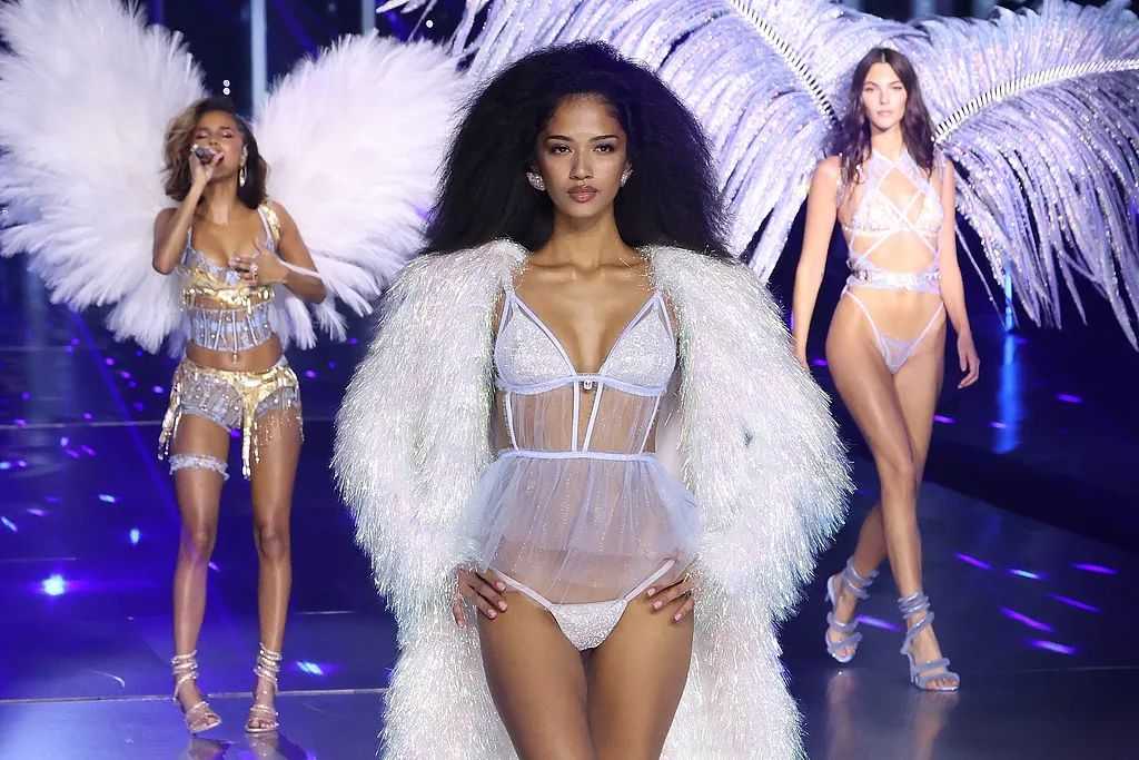 The Veep show is back on the go! Hundreds of flowers and beauty gods return!-1