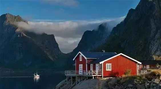 Encounter Exquisite Small Towns and Rediscover the Essence of Life